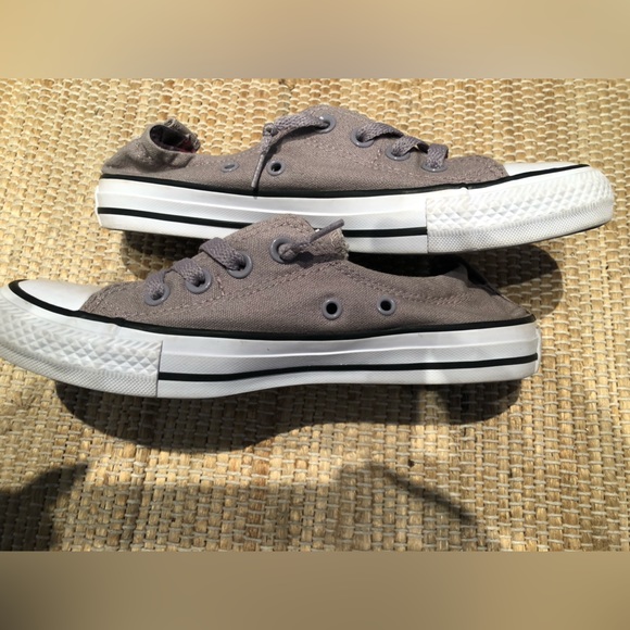 CONVERSE All Star ladies sz 7. Look new elastic at back for fit. - Picture 2 of 6